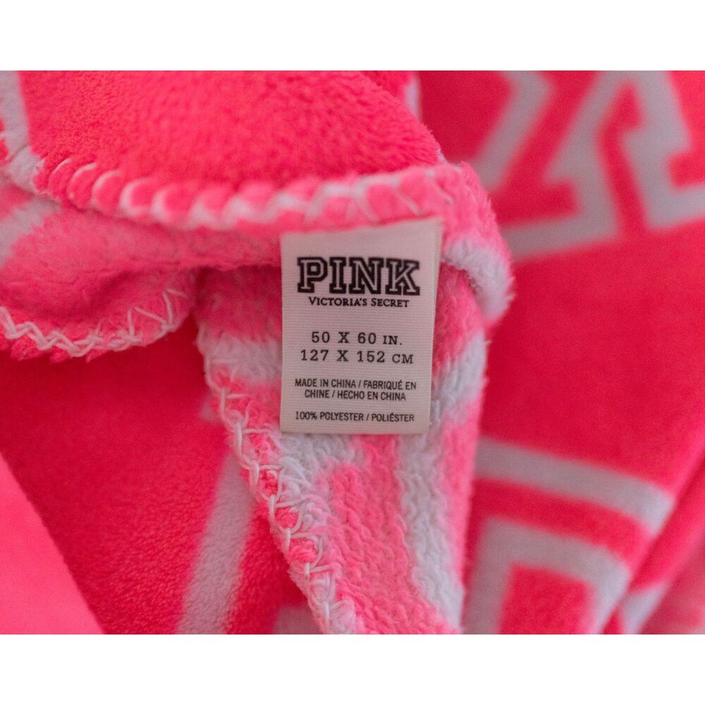 Victoria’s Secret PINK Neon Pink Fleece Throw Blanket 50x60 Logo - Picture 3 of 3